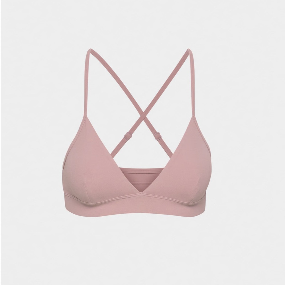 Aritzia butter workout set! Bra is a size xs and leggings are a 4! NWT!